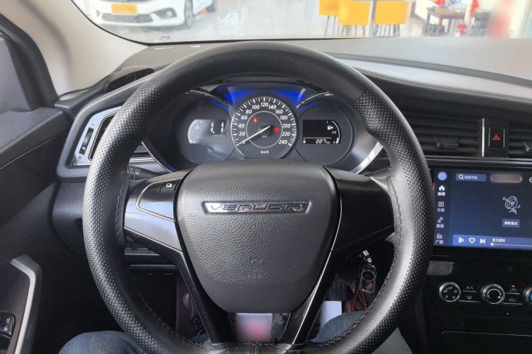 Used Venucia D60 2019 100 000 Glory 1.6L Entry Manual ChenShang Edition China VI Center Console