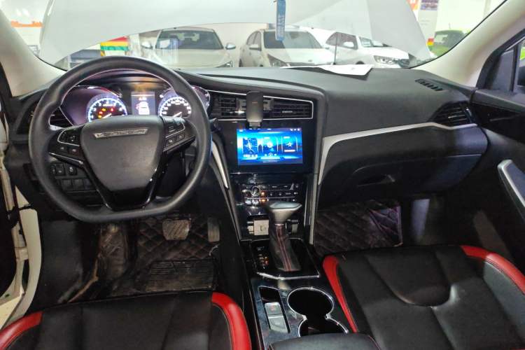 Used Venucia D60 2019 1.6L XL CVT Smart Connect Elite Edition Center Console