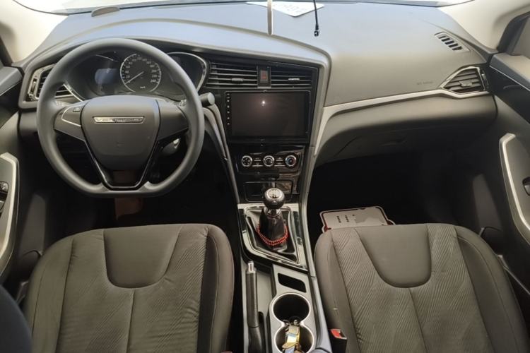 Used Venucia D60 2019 100 000 Glory 1.6L Entry Manual ChenShang Edition China VI Center Console
