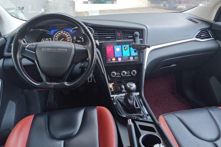 Used Venucia D60 2019 100 000 Glory 1.6L Entry Manual ChenShang Edition China VI Center Console
