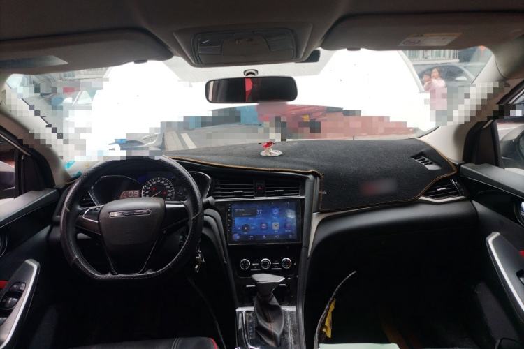 Used Venucia D60 2019 100 000-Yuan Glory 1.6L XE CVT Chenxiang Edition China VI Standard Center Console