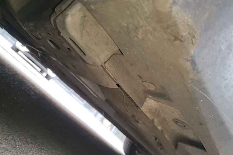Used Venucia D60 2019 100 000-Yuan Glory 1.6L XE Manual – Chenxiang Edition China VI Chassis Front Left