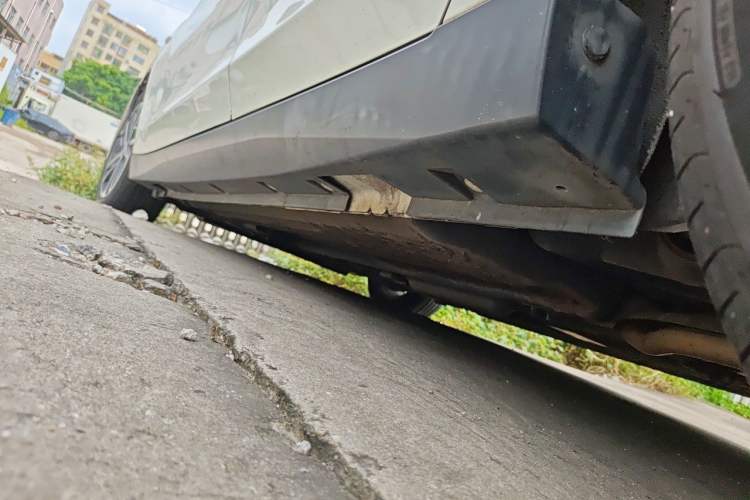 Used Venucia D60 2019 100 000-Yuan Glory 1.6L XE Manual – Chenxiang Edition China VI Chassis Rear Left