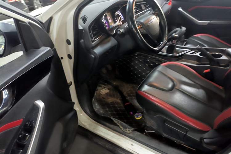 Used Venucia D60 2019 100 000 Glory 1.6L XL Manual Chenku Edition China VI Driver Seat