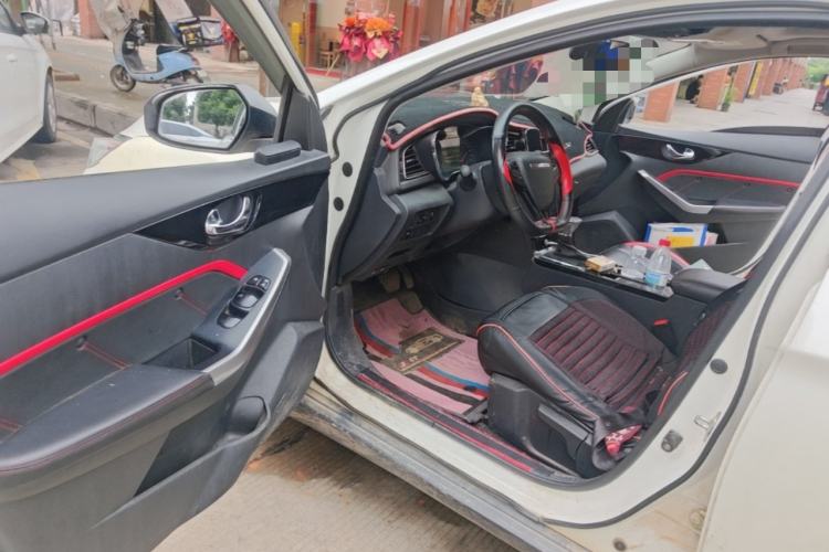 Used Venucia D60 2019 100 000 Honor 1.6L XL CVT Chenku Edition China VI Standard Driver Seat