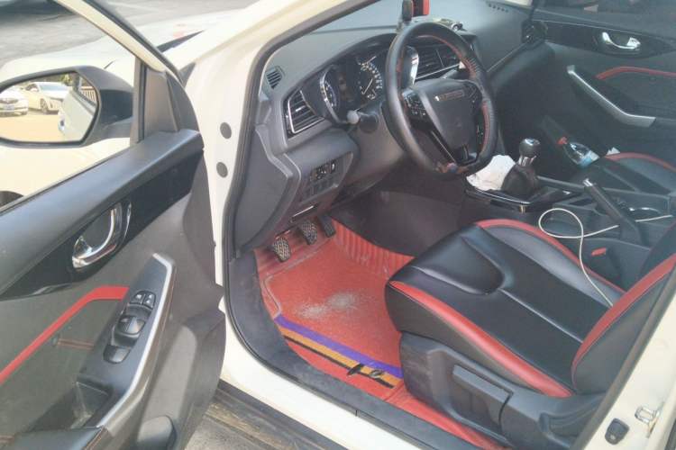 Used Venucia D60 2019 1.6L XL Manual SmartConnect Elite Edition Driver Seat