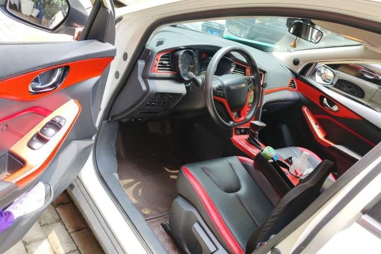 Used Venucia D60 2019 1.6L XL CVT Smart Connect Elite Edition Driver Seat