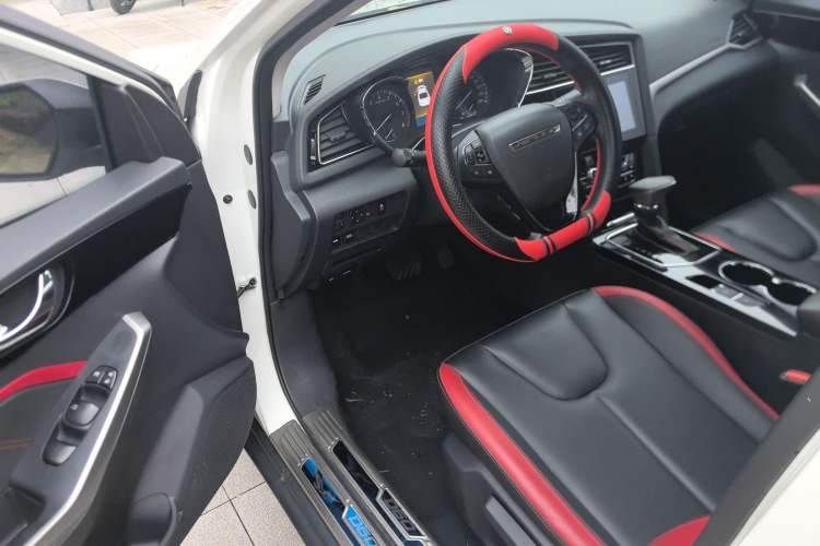 Used Venucia D60 2019 1.6L XL CVT Smart Connect Elite Edition Driver Seat