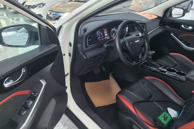 Used Venucia D60 2019 100 000 Honor 1.6L XL CVT Chenku Edition China V Standard Driver Seat