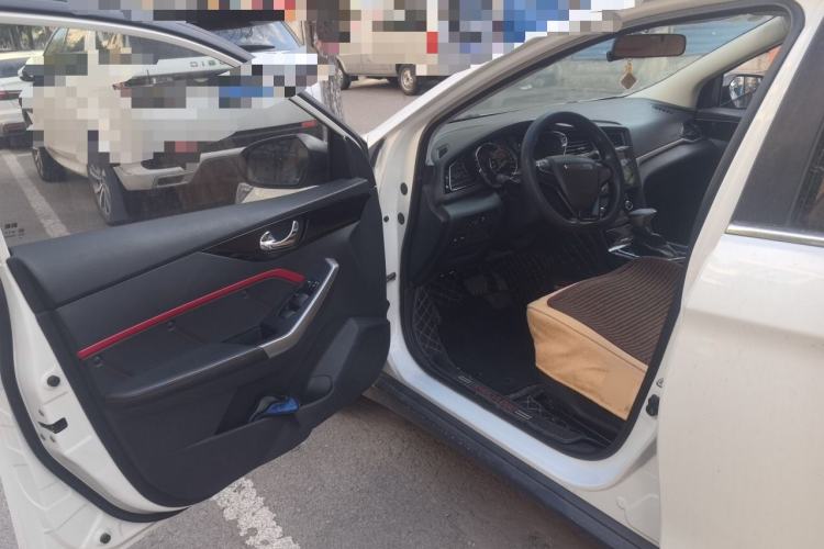 Used Venucia D60 2019 100 000-Yuan Glory 1.6L XE CVT Chenxiang Edition China VI Standard Driver Seat