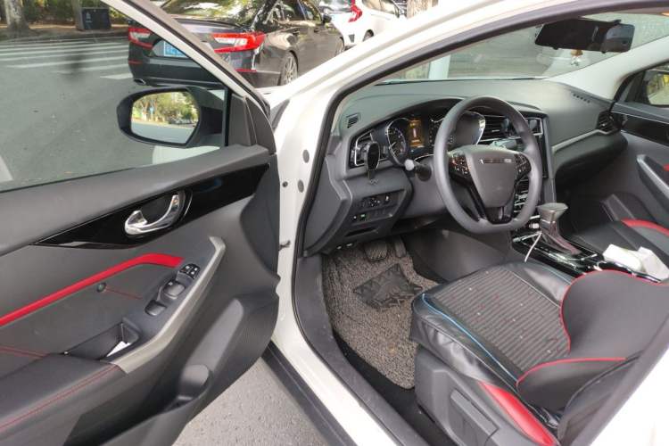 Used Venucia D60 2019 100 000 Honor 1.6L XL CVT Chenku Edition China VI Standard Driver Seat