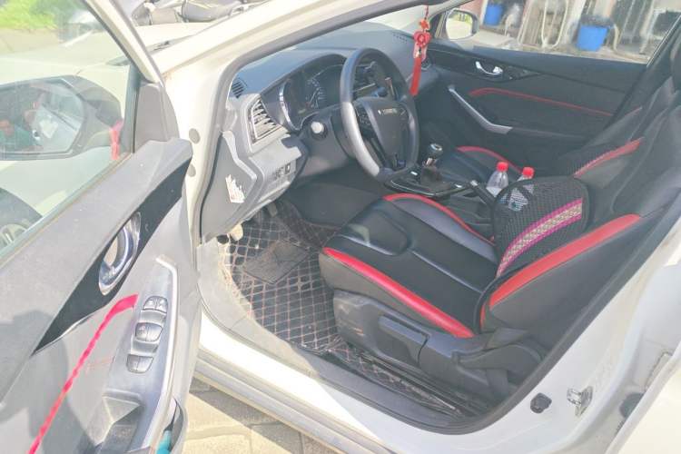 Used Venucia D60 2019 100 000 Glory 1.6L XL Manual Chenku Edition China VI Driver Seat