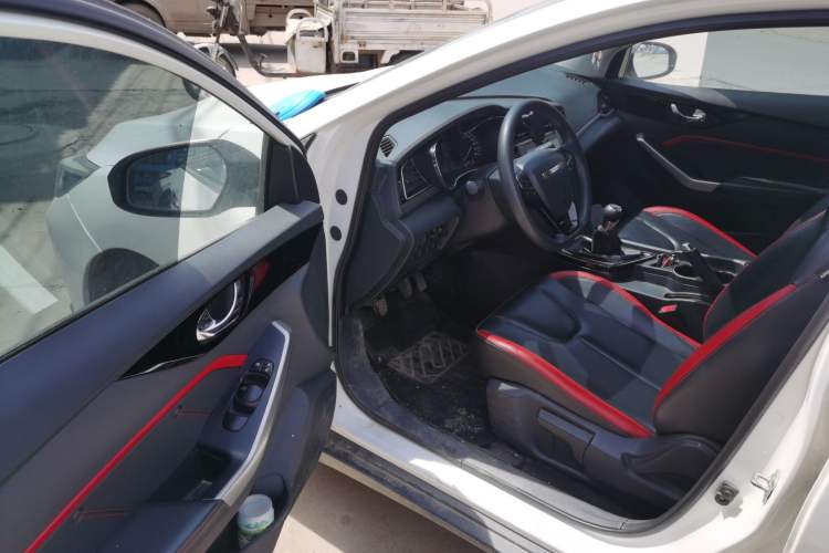Used Venucia D60 2019 100 000 Glory 1.6L XL Manual Chenku Edition China VI Driver Seat