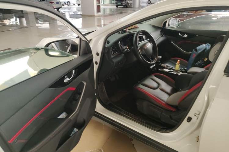 Used Venucia D60 2019 1.6L XL CVT Smart Connect Elite Edition Driver Seat