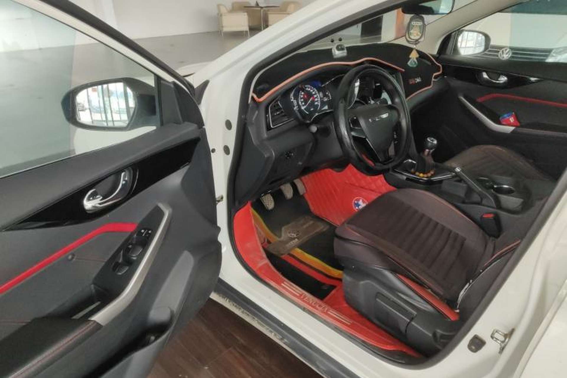 Used Venucia D60 2019 100 000 Glory 1.6L Entry Manual ChenShang Edition China VI Driver Seat