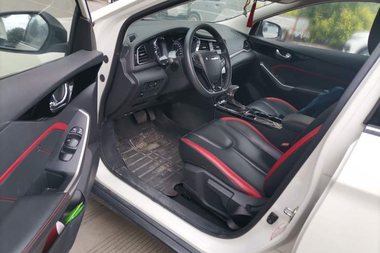 Used Venucia D60 2019 1.6L XL CVT Smart Connect Elite Edition Driver Seat