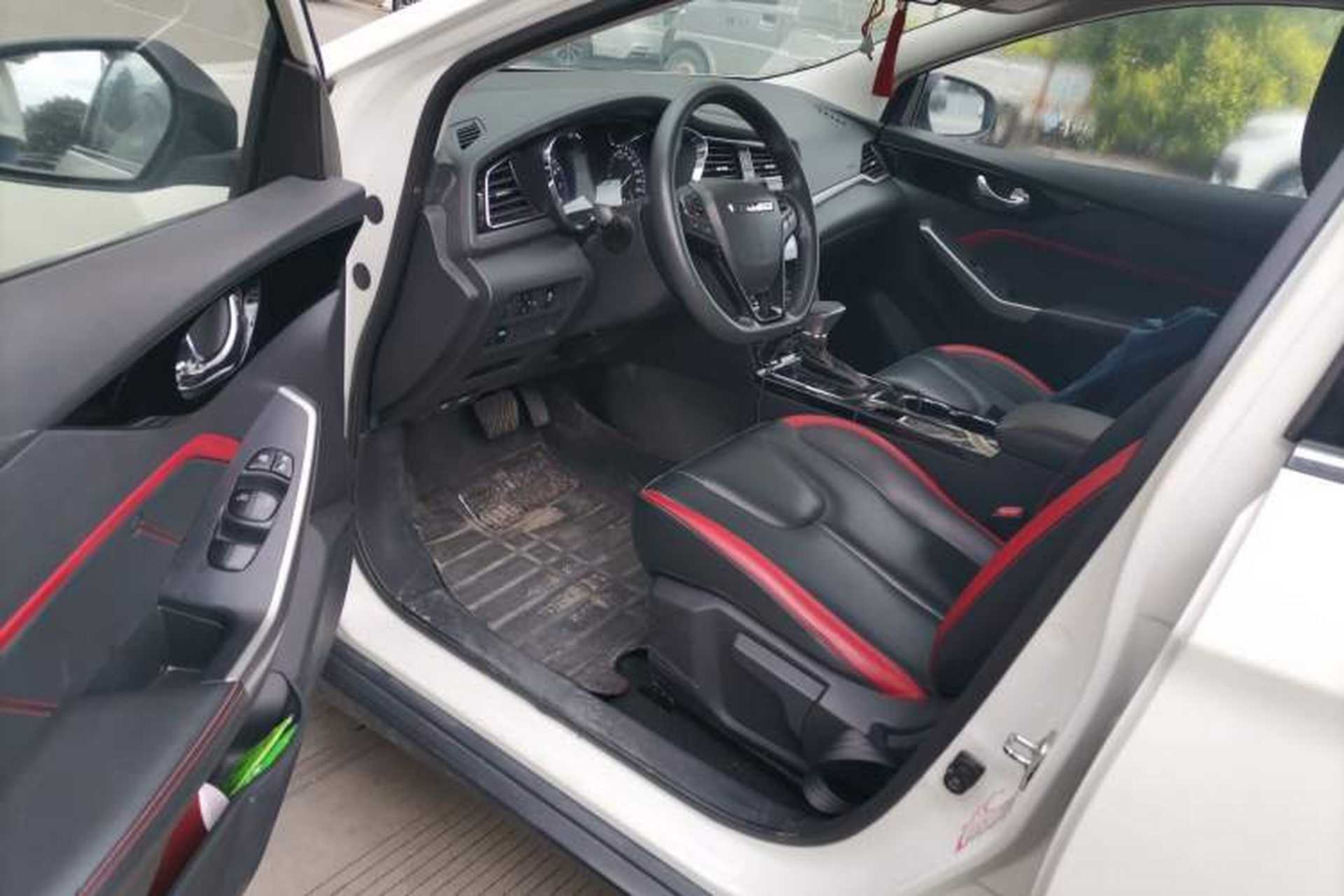 Used Venucia D60 2019 1.6L XL CVT Smart Connect Elite Edition Driver Seat