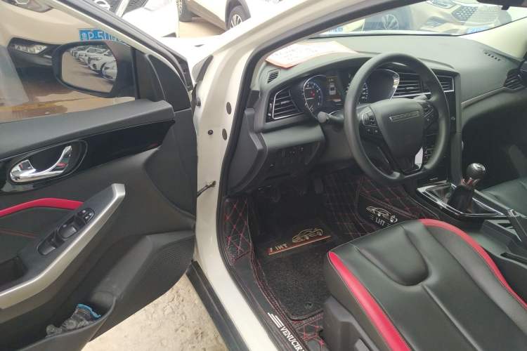 Used Venucia D60 2019 1.6L XL Manual SmartConnect Elite Edition Driver Seat