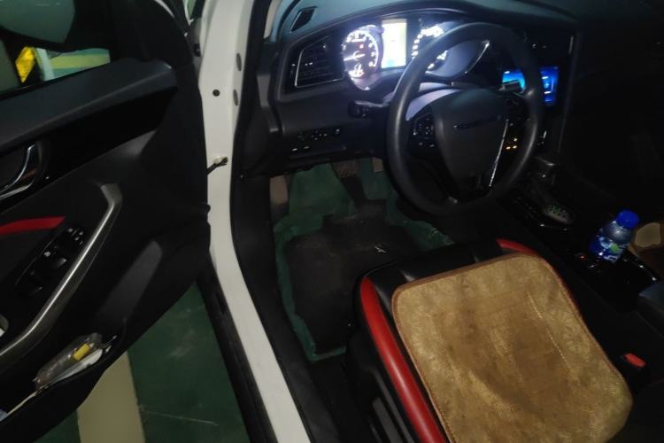 Used Venucia D60 2019 100 000 Honor 1.6L XL CVT Chenku Edition China VI Standard Driver Seat