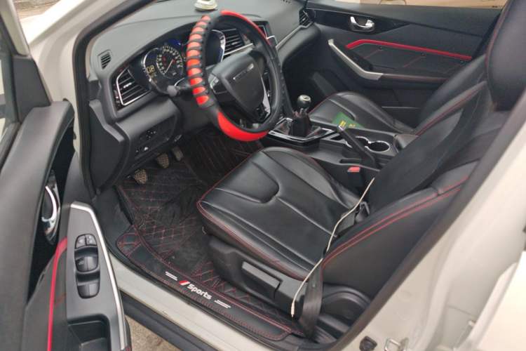 Used Venucia D60 2019 100 000 Glory 1.6L Entry Manual ChenShang Edition China VI Driver Seat