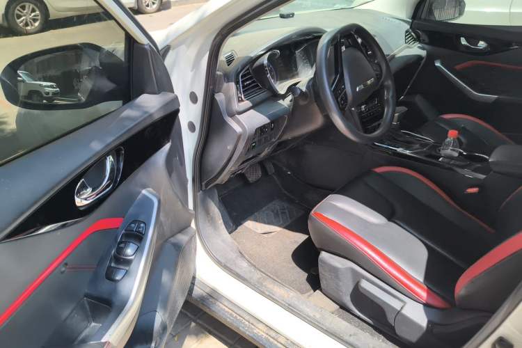 Used Venucia D60 2019 100 000 Honor 1.6L XL CVT Chenku Edition China VI Standard Driver Seat