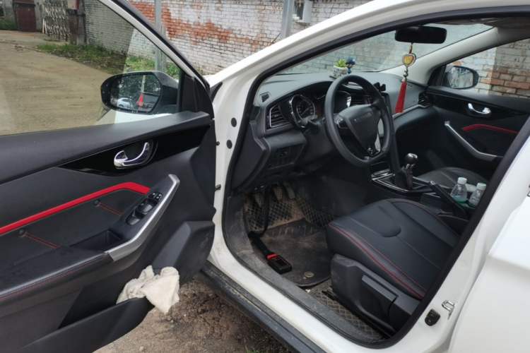 Used Venucia D60 2019 100 000 Glory 1.6L Entry Manual ChenShang Edition China VI Driver Seat