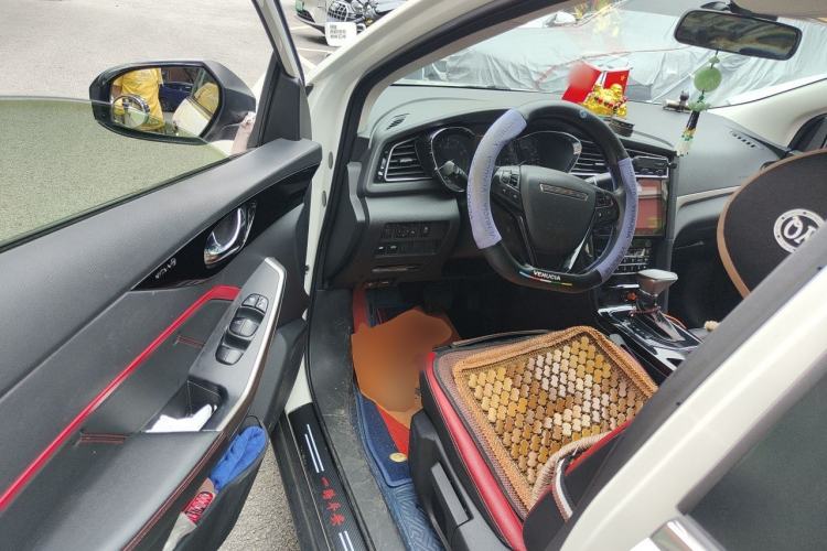 Used Venucia D60 2019 1.6L XL CVT SmartConnect Elite Edition (ISS) Driver Seat