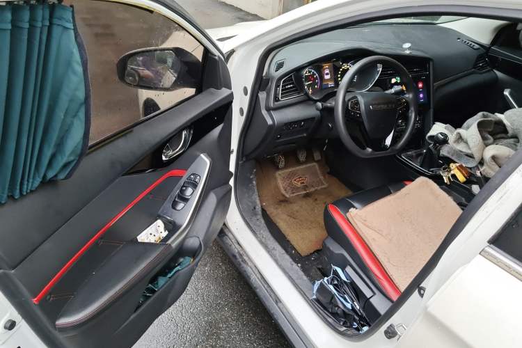 Used Venucia D60 2019 1.6L XL Manual SmartConnect Elite Edition Driver Seat