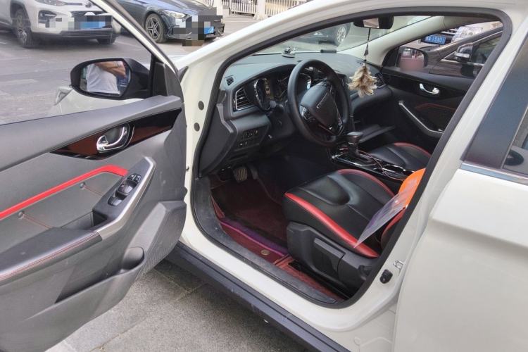 Used Venucia D60 2019 1.6L XL CVT SmartConnect Elite Edition (ISS) Driver Seat
