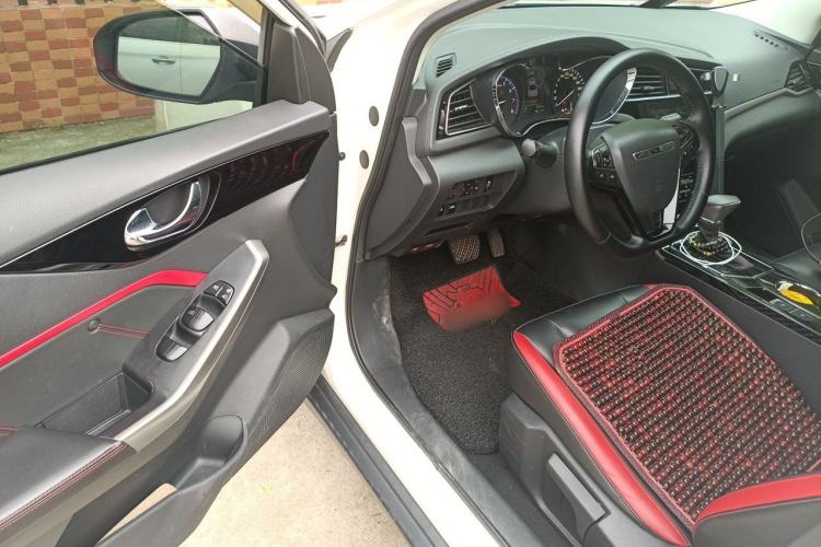 Used Venucia D60 2019 1.6L XL CVT Smart Connect Elite Edition Driver Seat