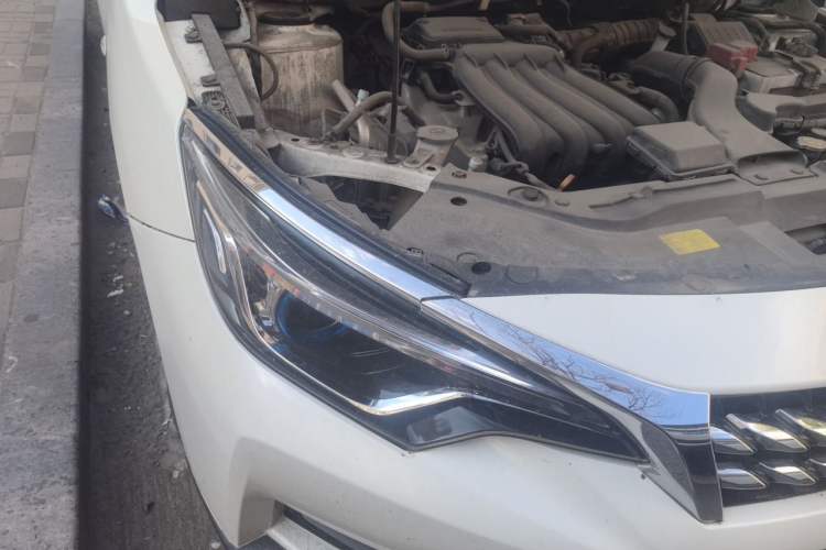 Used Venucia D60 2019 100 000-Yuan Glory 1.6L XE CVT Chenxiang Edition China VI Standard Engine Bay Right