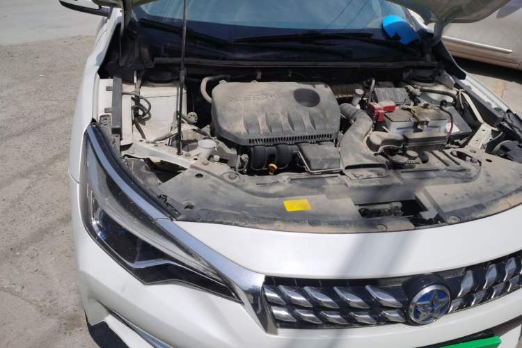 Used Venucia D60 2019 100 000 Glory 1.6L XL Manual Chenku Edition China VI Engine Bay Right