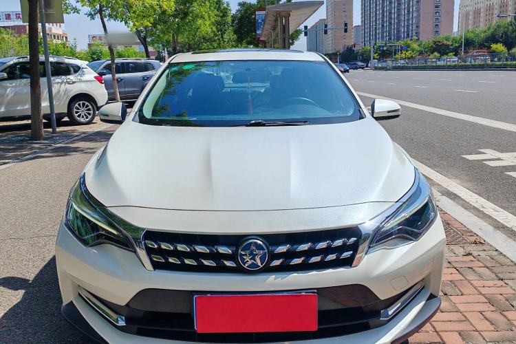 Used Venucia D60 2019 100 000 Honor 1.6L XL CVT Chenku Edition China VI Standard Exterior 1
