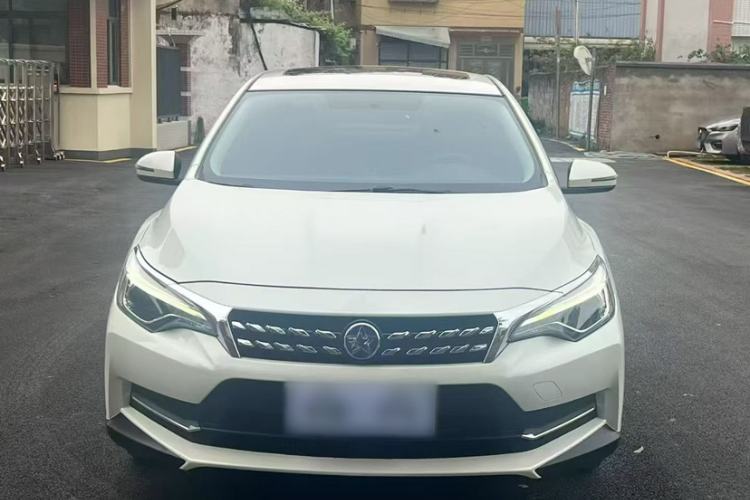 Used Venucia D60 2019 100 000-Yuan Glory 1.6L XV CVT Chenyue Edition China VI Standard Exterior 1
