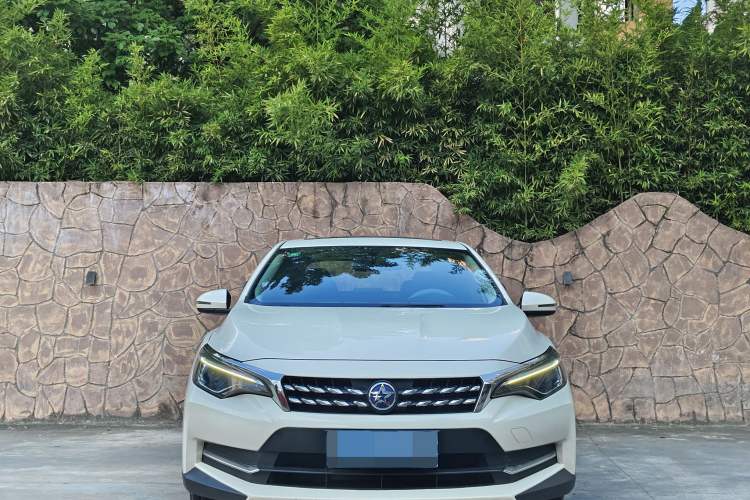 Used Venucia D60 2019 100 000 Honor 1.6L XL CVT Chenku Edition China VI Standard Exterior 1