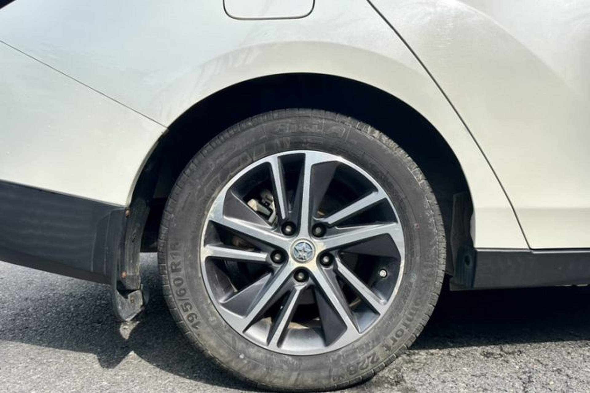 Used Venucia D60 2019 1.6L XL CVT Smart Connect Elite Edition Exterior 1