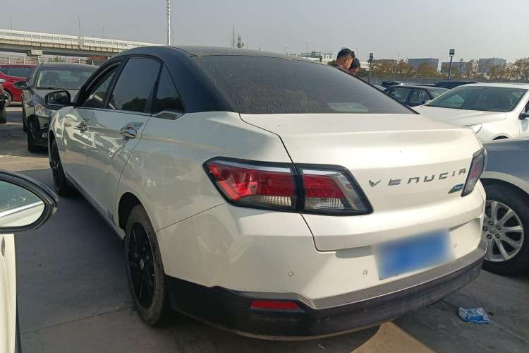Used Venucia D60 2019 1.6L XL CVT SmartConnect Elite Edition (ISS) Exterior 3