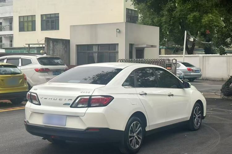Used Venucia D60 2019 100 000-Yuan Glory 1.6L XV CVT Chenyue Edition China VI Standard Exterior 3