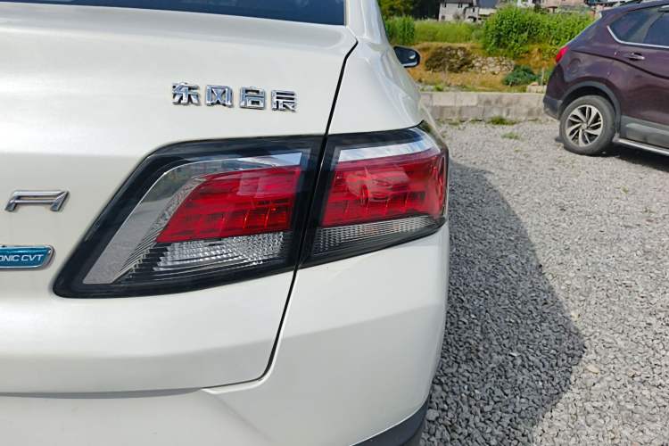 Used Venucia D60 2019 100 000 Honor 1.6L XL CVT Chenku Edition China VI Standard Exterior 3