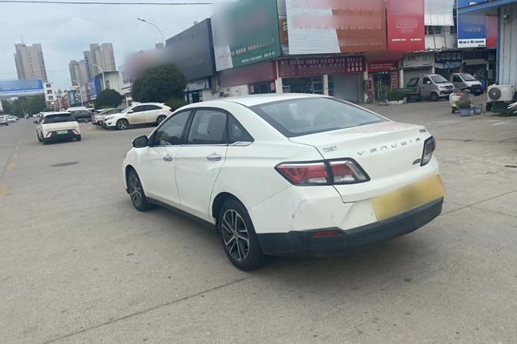 Used Venucia D60 2019 1.6L XL CVT Smart Connect Elite Edition Exterior 3