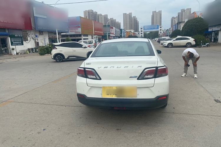 Used Venucia D60 2019 1.6L XL CVT Smart Connect Elite Edition Exterior 4