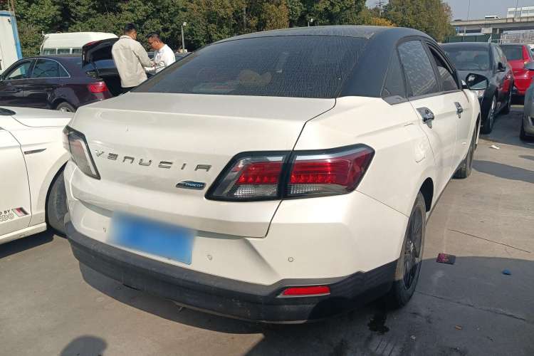 Used Venucia D60 2019 1.6L XL CVT SmartConnect Elite Edition (ISS) Exterior 5