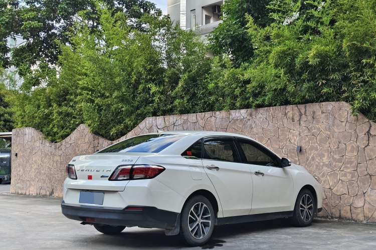 Used Venucia D60 2019 100 000 Honor 1.6L XL CVT Chenku Edition China VI Standard Exterior 5