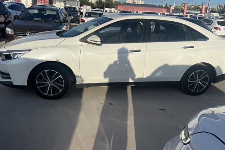 Used Venucia D60 2019 1.6L XL CVT Smart Connect Elite Edition Exterior 5