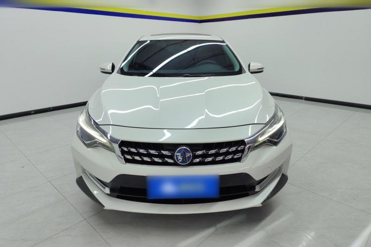 Used Venucia D60 2019 100 000 Honor 1.6L XL CVT Chenku Edition China VI Standard Front