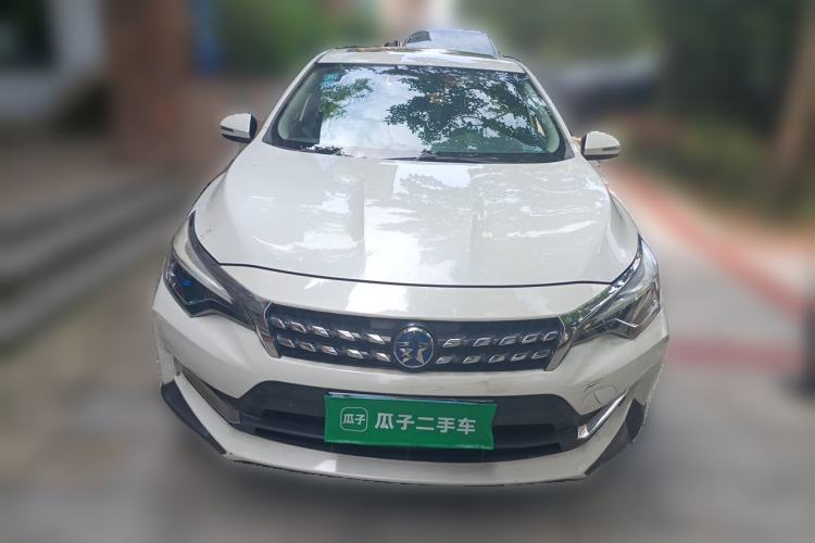Used Venucia D60 2019 1.6L XV CVT Smart Connect Luxury Edition Front