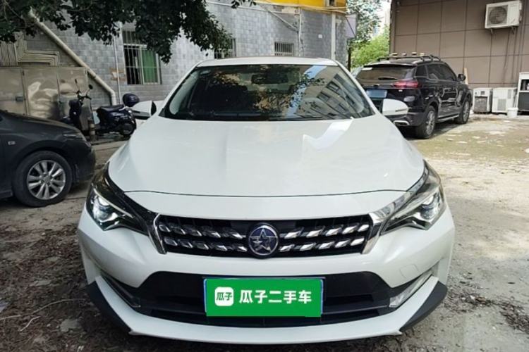Used Venucia D60 2019 100 000 Honor 1.6L XL CVT Chenku Edition China VI Standard Front