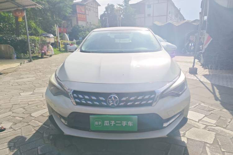 Used Venucia D60 2019 100 000 Glory 1.6L XL Manual Chenku Edition China VI Front