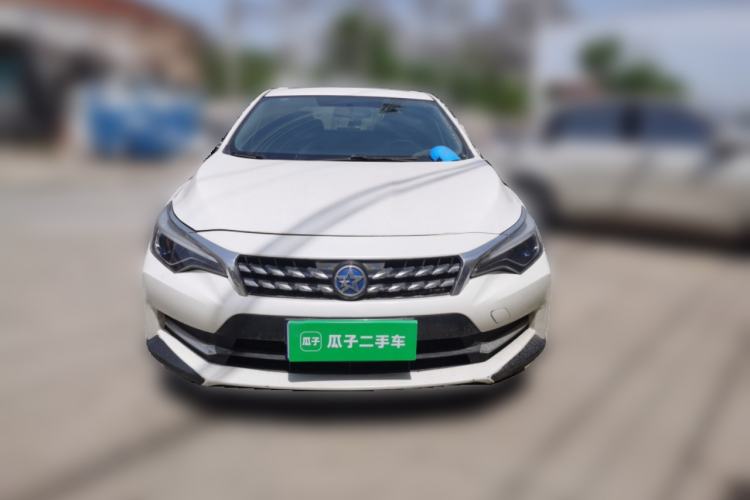Used Venucia D60 2019 100 000 Glory 1.6L XL Manual Chenku Edition China VI Front