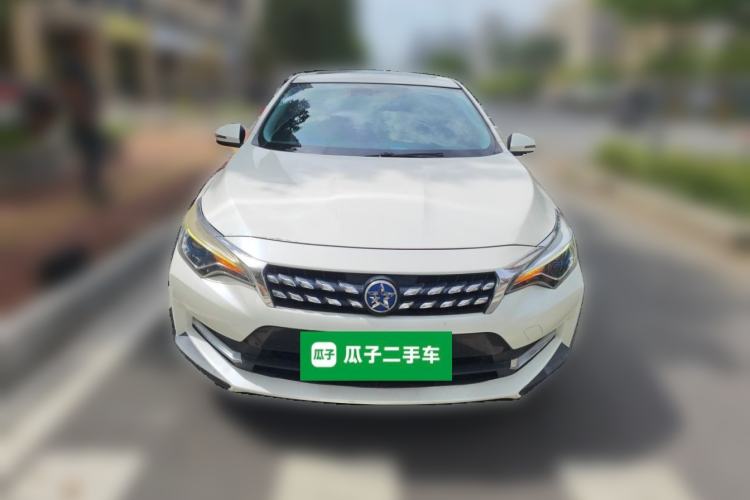 Used Venucia D60 2019 1.6L XL Manual SmartConnect Elite Edition Front